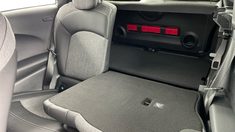 MINI Hatchback 135kW Cooper S Level 2 33kWh 3dr Auto Electric Hatchback